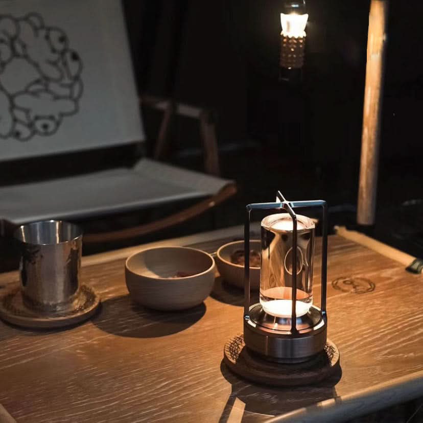 The Cordless Desk Lamp